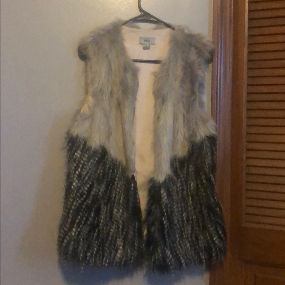 Yaira Vest